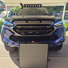 Load image into Gallery viewer, RADIATOR suits ISUZU D-MAX,MAZDA BT-50, ISUZU MU-X (4JJ3)