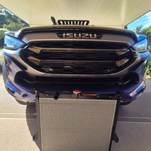 Load image into Gallery viewer, RADIATOR suits ISUZU D-MAX,MAZDA BT-50, ISUZU MU-X (4JJ3)