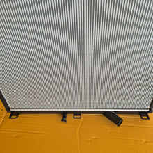 Load image into Gallery viewer, RADIATOR suits ISUZU D-MAX,MAZDA BT-50, ISUZU MU-X (4JJ3)