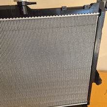 Load image into Gallery viewer, RADIATOR suits ISUZU D-MAX,MAZDA BT-50, ISUZU MU-X (4JJ3)