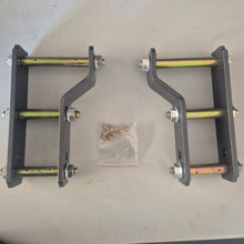 Load image into Gallery viewer, Munji SHACKLES - 2&quot; EXTENDED GREASEABLE (ADDITIONAL 2&quot; LIFT TO VEHICLE) (ISUZU/MAZDA 4JJ3)