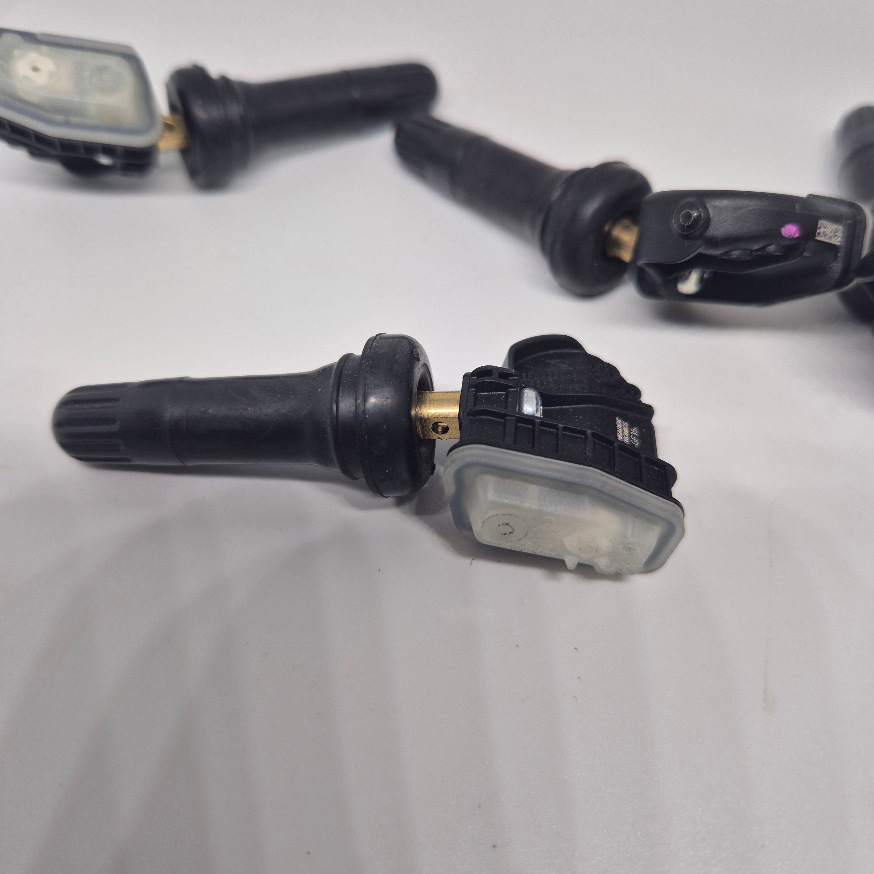 433MHz Tyre Pressure Monitors and Valves x4. Suit (Isuzu D-Max/Mu-X 2021-2026)